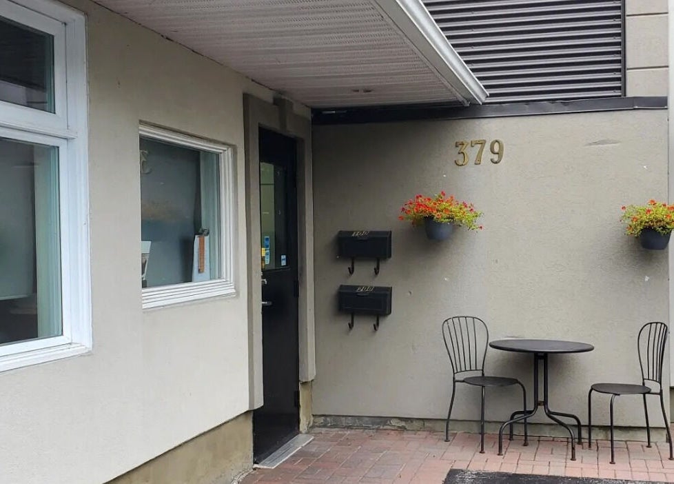 Front view of Relic Piercing And Tattoo at Ottawa, Ontario, CA with outdoor seating.