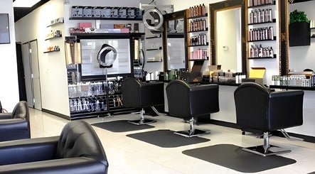 Imagen 2 de Elegance Salon & Beauty Supply