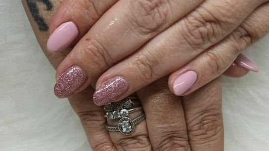 Luxe Nails and Beauty