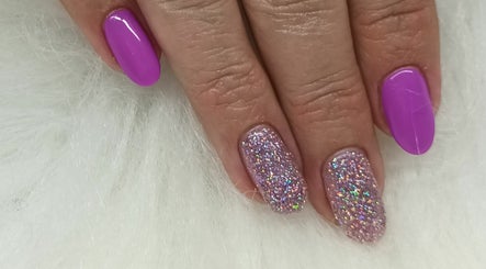 Luxe Nails and Beauty, bild 2