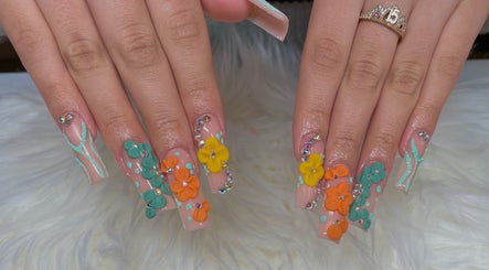Les Do Nails image 2