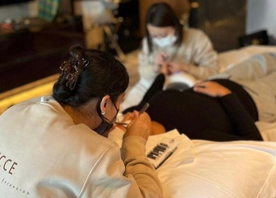 Professional eyelash application at Nicce Luxury Beauty Ltd, Hong Kong Island, HK.