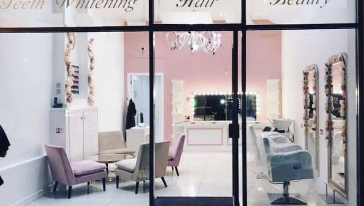 Blush Room Nine image 1