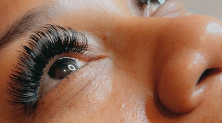 Close-up of lush eyelashes at Bellisima Touch & Spa in Bridgetown, Saint Michael, BB, showcasing expert beauty care.