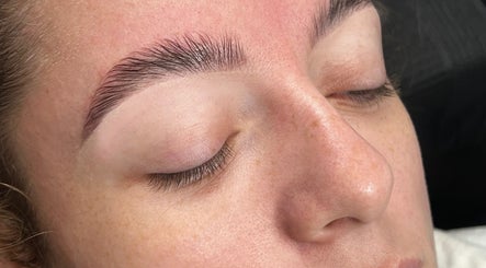 Expertly styled brows at Bonito Hair and Beauty, Rushden, England, GB, highlighting precision in beauty care.