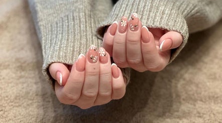 Elegant floral nail art at Polished By Sam, Bracknell, England, GB. Perfect for any occasion.