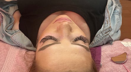 Ooh La Lash Brackley imagem 3
