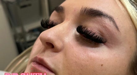 Lashes  by T’nere imaginea 3