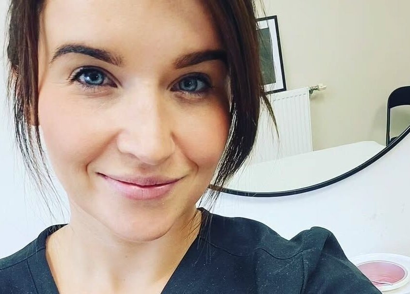 Friendly staff at Bonnie & Bare Waxing, Dunfermline, Scotland, GB welcomes you with a smile.