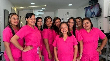 Divinas Tienda Y Peluqueria