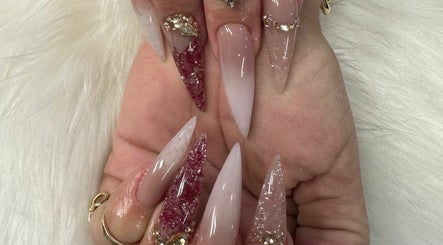 Latin Glamour Nails and Spa