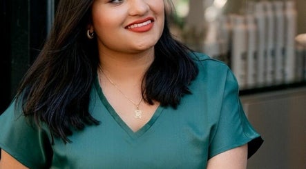 Risham's Beauty Care image 3