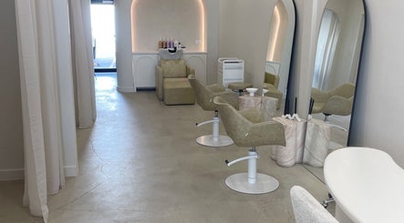 Jenna Iliou Hairstylist