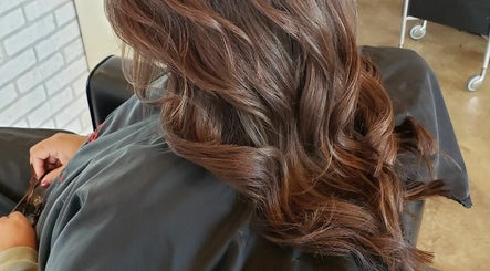 Blair Derry Salon зображення 3