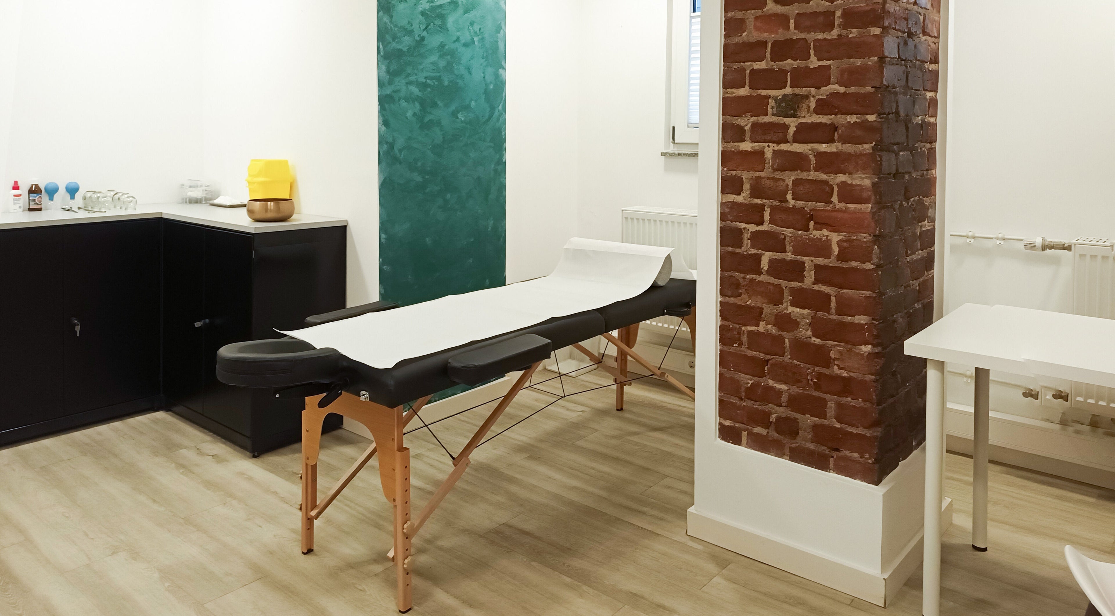 Therapieraum der Online Praxis für TCM & Integrative Onkologie | Jasmin Reif in Essen, Nordrhein-westfalen, DE.