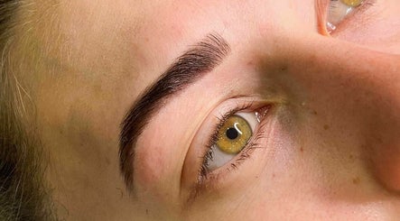 OH WOW BROW STUDIO image 2