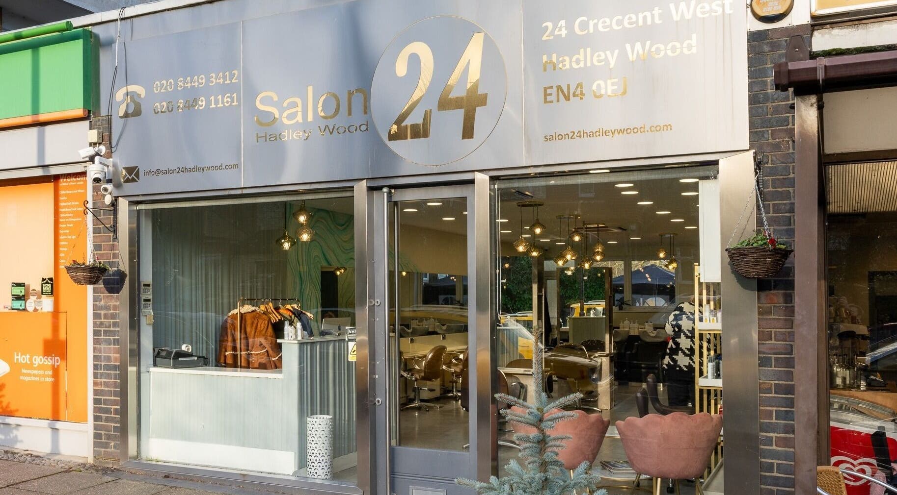Front facade of Salon 24 Hadley Wood, a beauty and wellness venue in Barnet, England, GB.