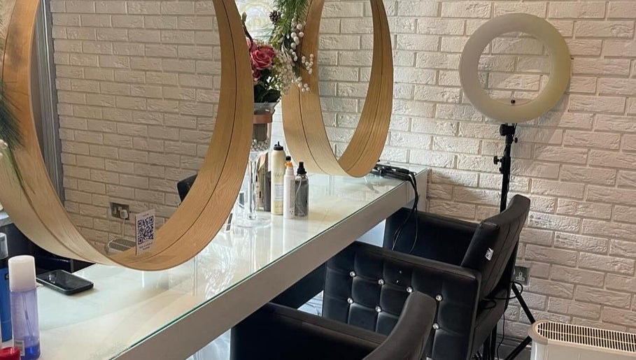 Spy Salon - North Circular Rd image 1