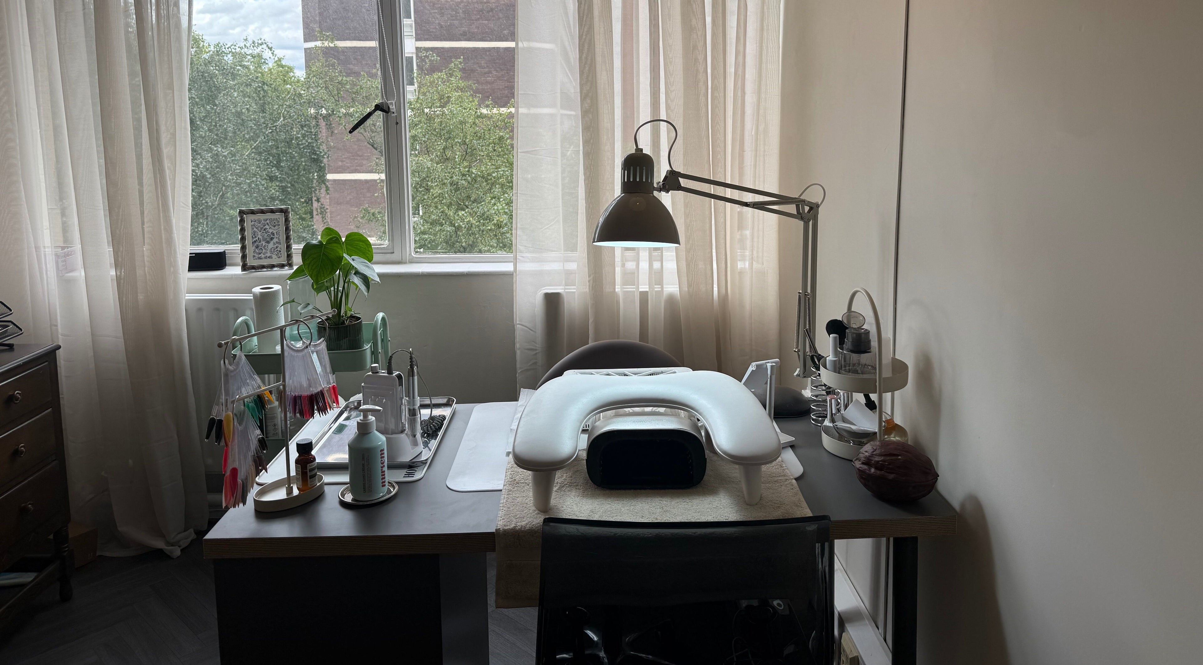 Calm and professional beauty station at Port Studio, Stockport, England, GB with natural lighting.