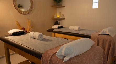 Spa Lleras image 2