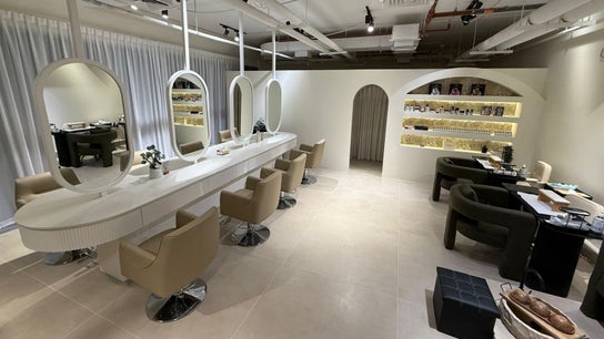Her Salon