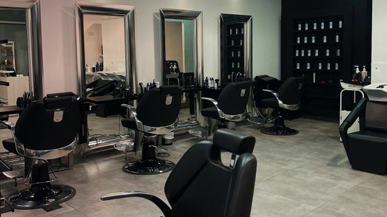 Solo Tre Gents Salon