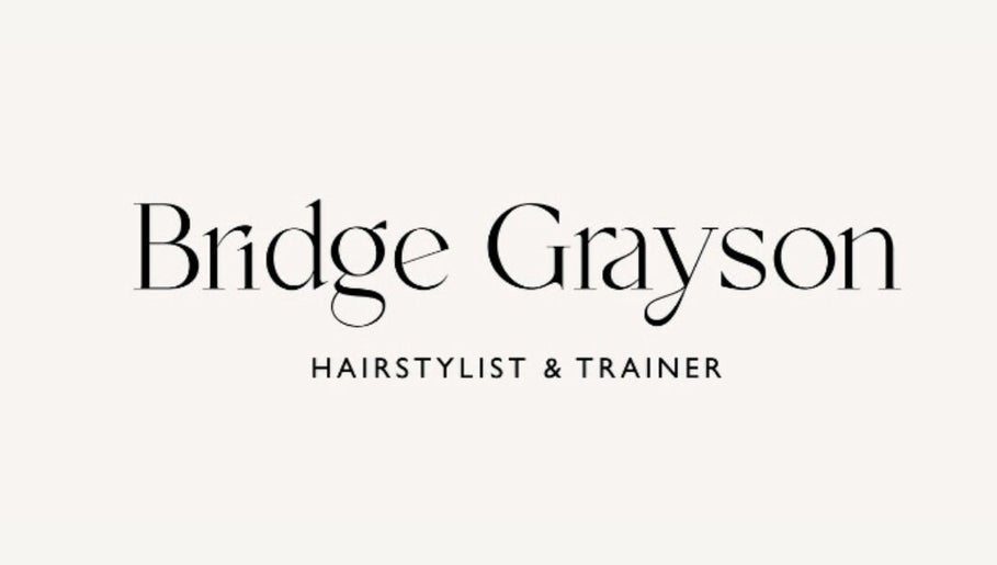 Bridge Grayson Hairstylist 1paveikslėlis