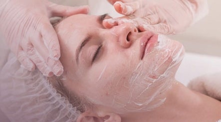 Relaxing facial treatment at Skin Effect in Christchurch, Canterbury, NZ, enhancing skin health and glow.