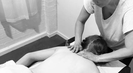 NE Sports Massage – obraz 2