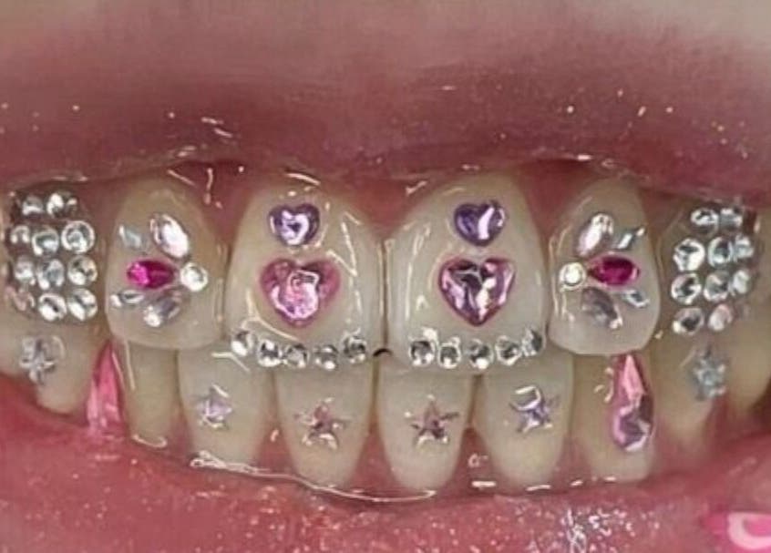 Decoraciones de dientes con joyas en Hood Style, Talavera De La Reina, Castilla-la Mancha, ES.