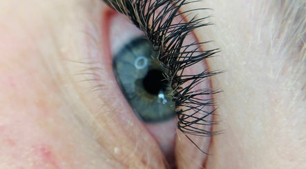 Bellas Lash image 2