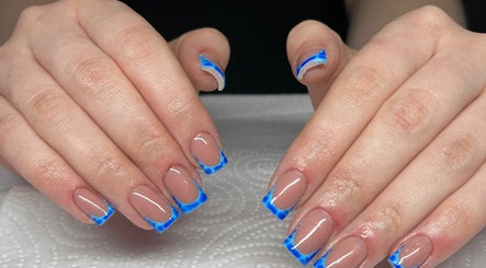 Immagine 3, Alice May Nailss