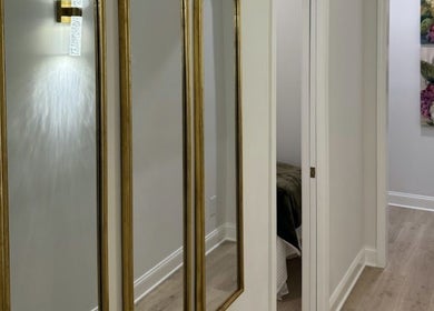 Elegant hallway with mirrors at ILash by Lupe, Knoxville, Tennessee, US.