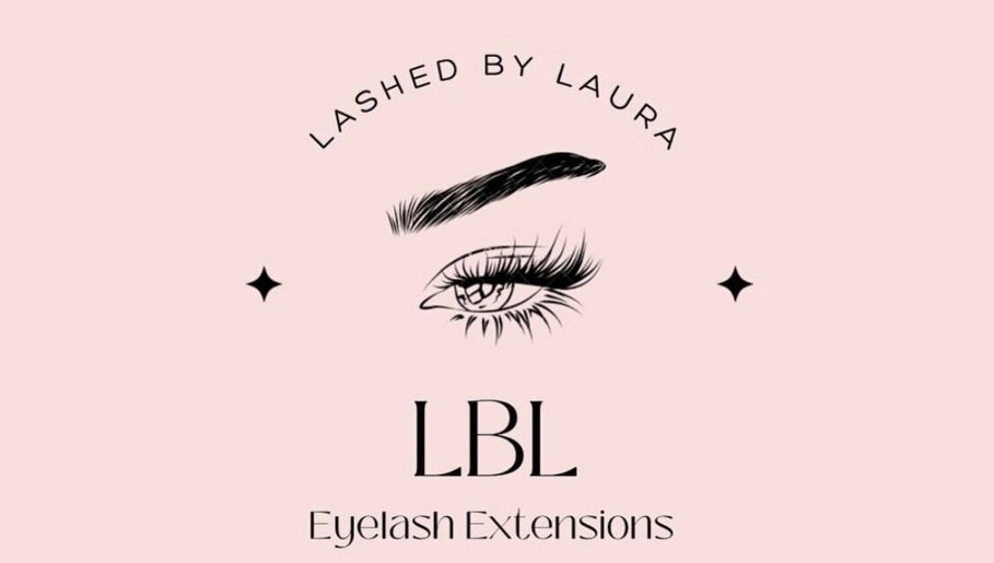 Lashed by Laura , bilde 1