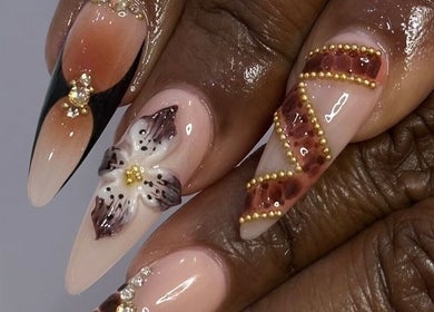 Exquisite floral and gemstone nail art by Noire the nail bar Orlando, located in Orlando, Florida, US.