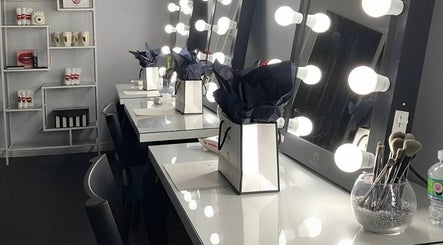 Selfish Beauty Lounge image 2