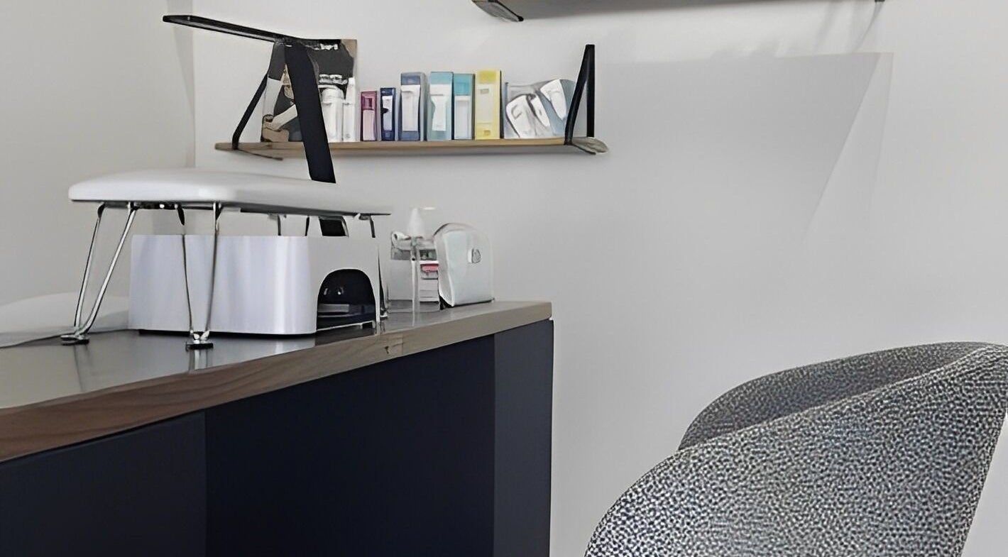 Espace bien-être de Dermasens à Biguglia, Corse, FR, avec décoration élégante et équipements de soins modernes.