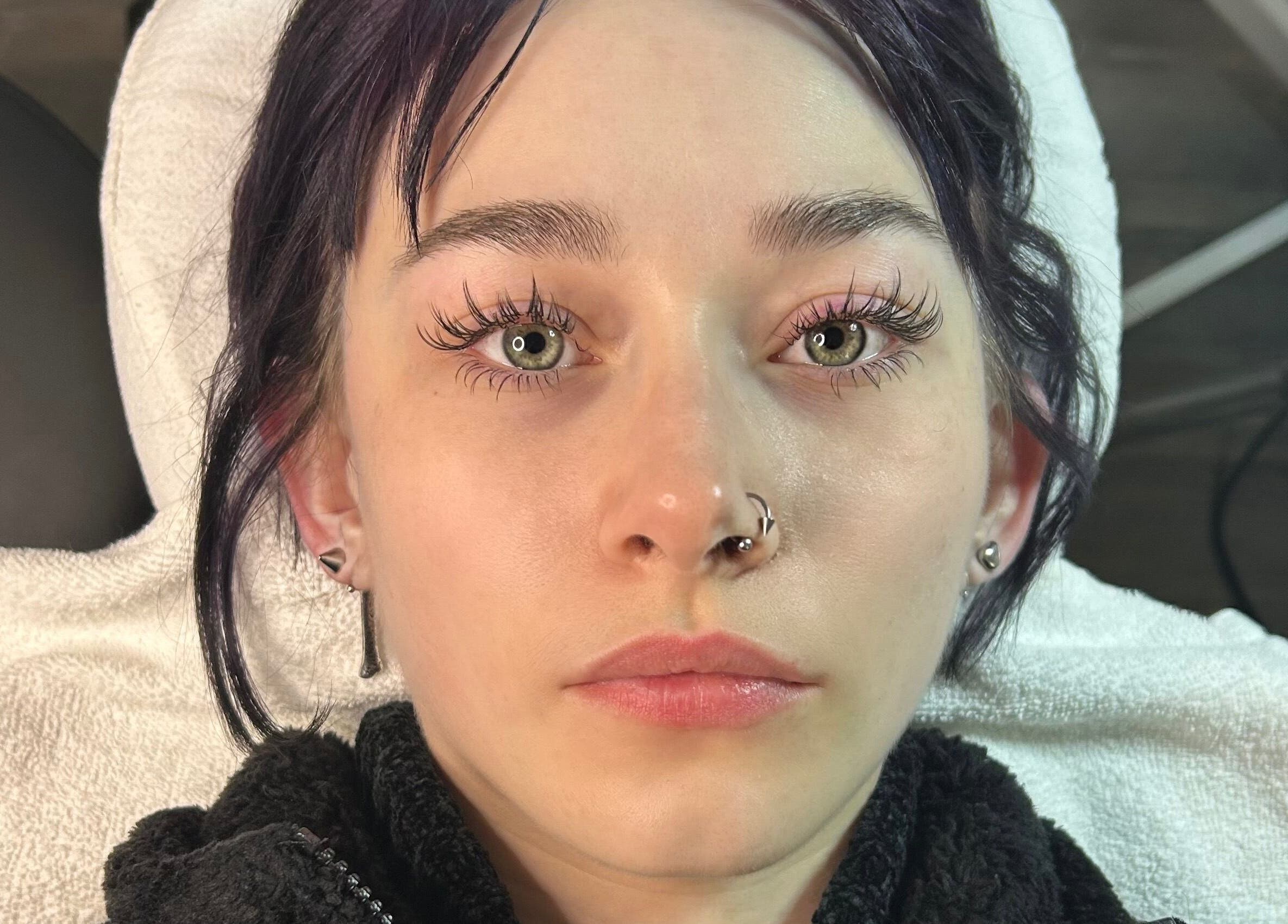 Eyelash extensions at Icey Pearlz, Catoosa, Oklahoma, US, showcasing expert beauty care.