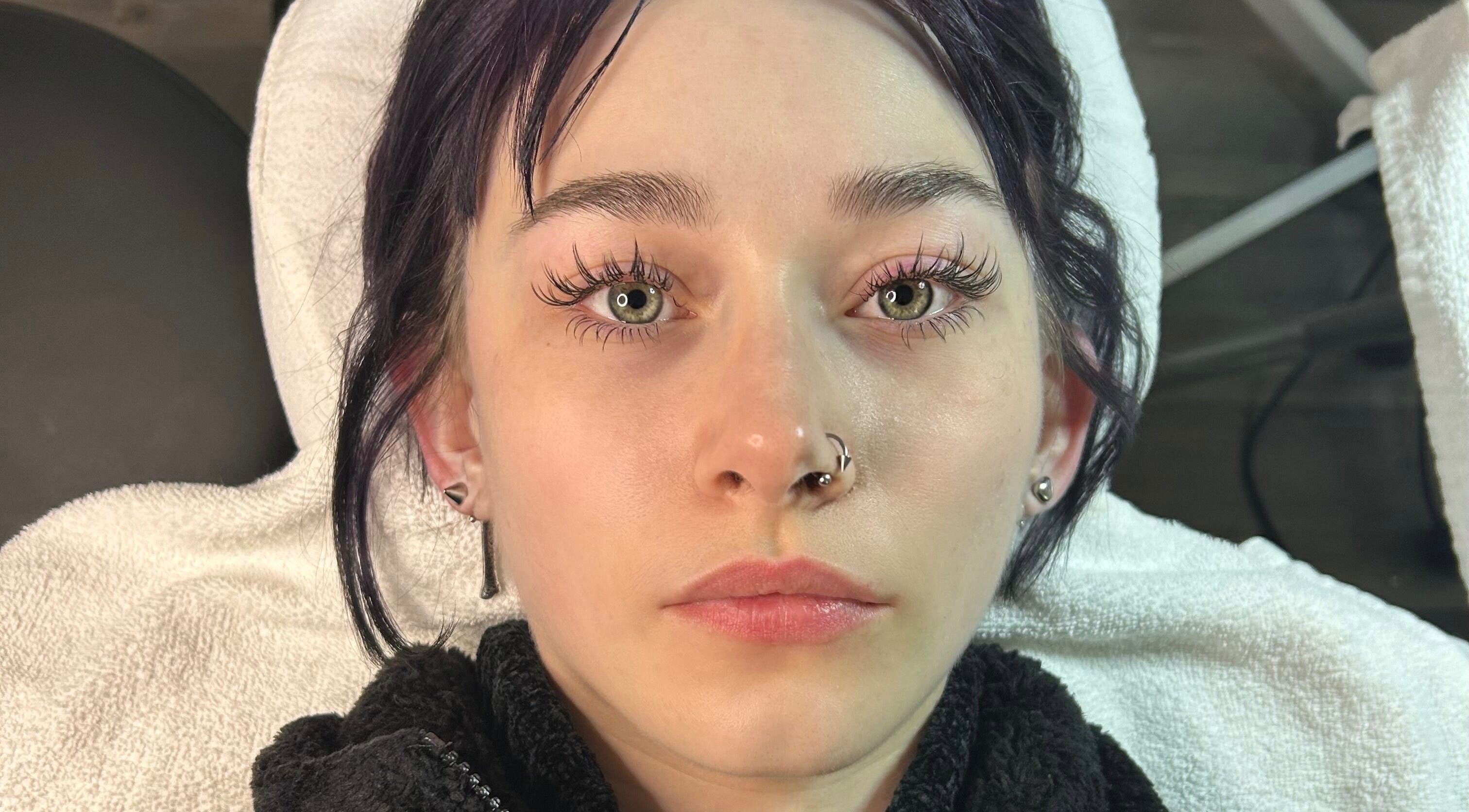 Eyelash extensions at Icey Pearlz, Catoosa, Oklahoma, US, showcasing expert beauty care.