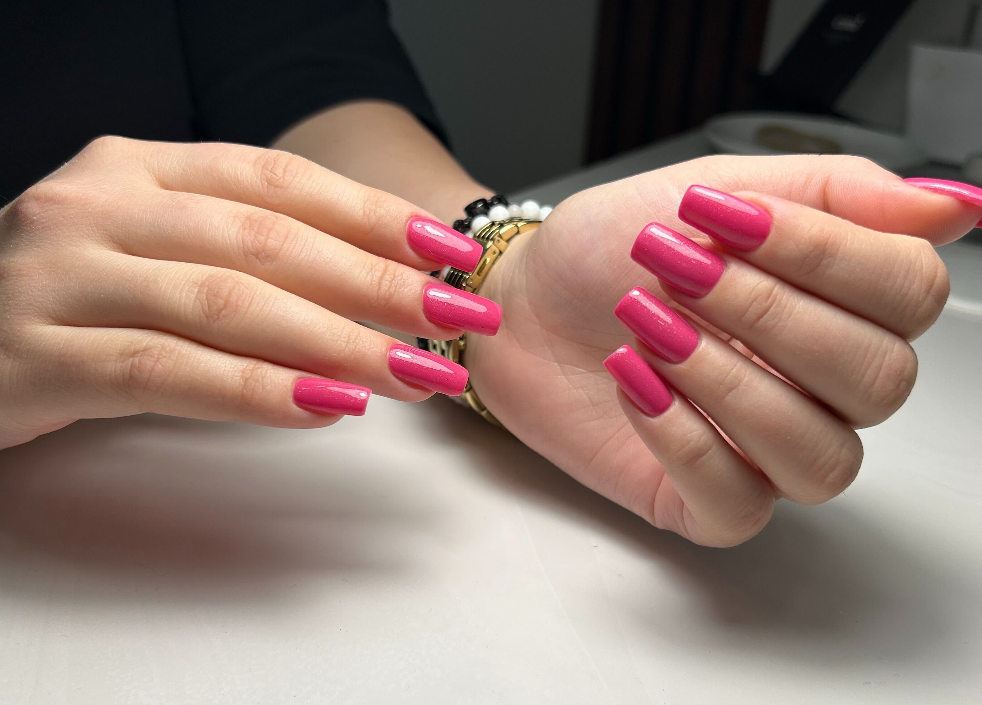 Розови маникюр в Mood Nail Lounge, Варна, Varna, BG. Изискано и професионално изпълнение.