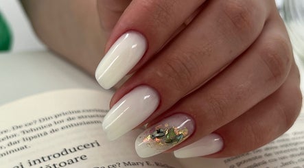 Immagine 2, NB Nails