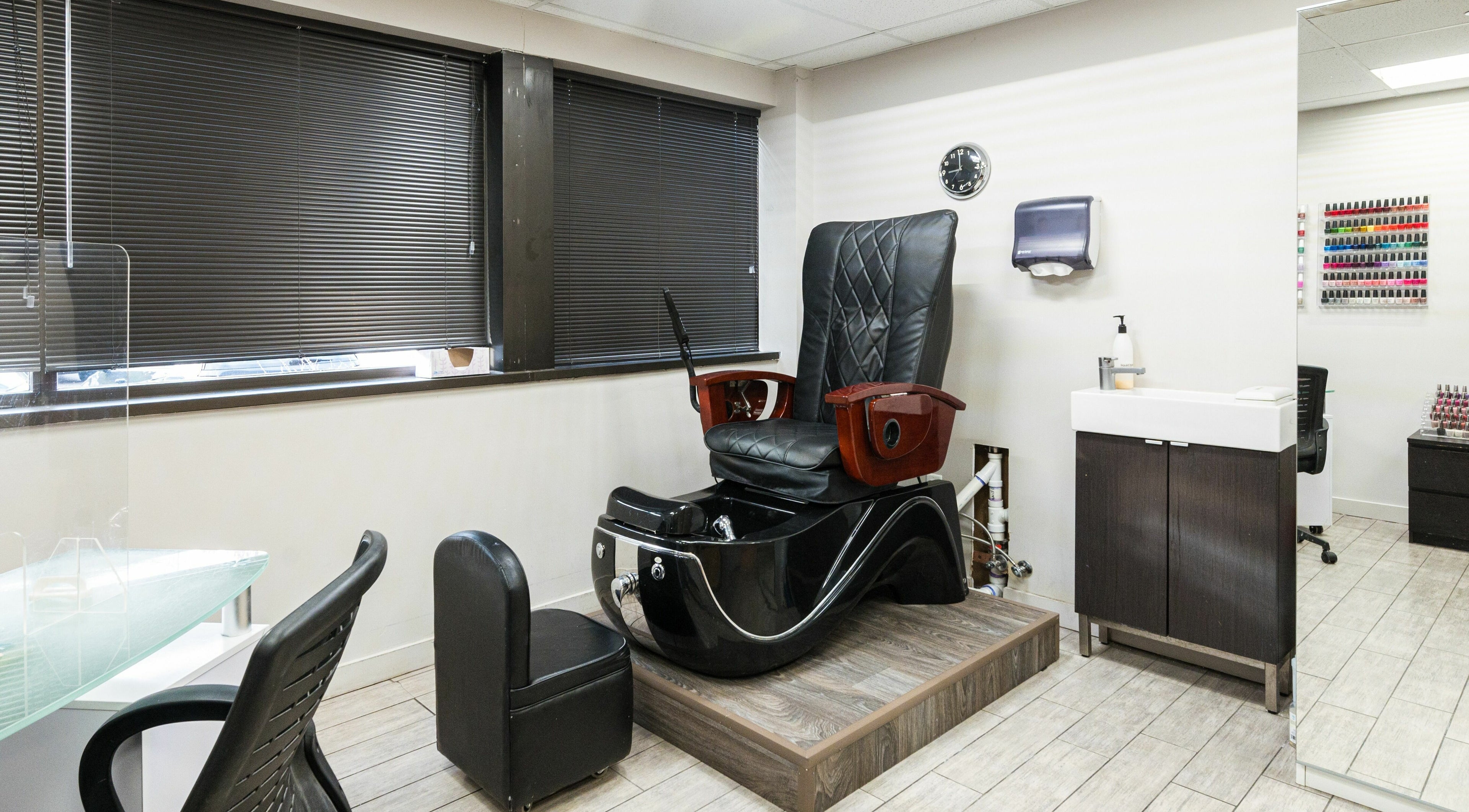 Luxurious pedicure chair at Sakada, Minnetonka, Minnesota, US. Perfect for a relaxing beauty experience.