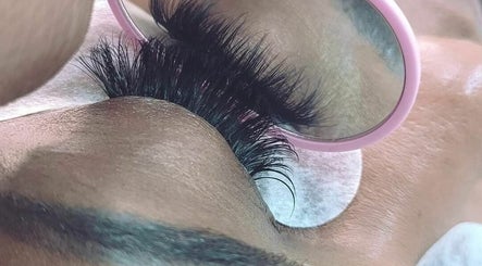 Brows And Lashes By KY kép 2