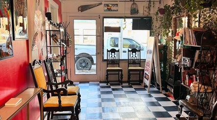 Barber-Anne