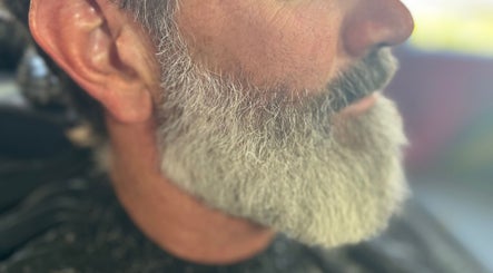 Barber-Anne image 3
