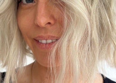 Chic blonde hairstyle by The Hairdresser at The Studio, 1 Vicarage Street, Frome, England, GB.
