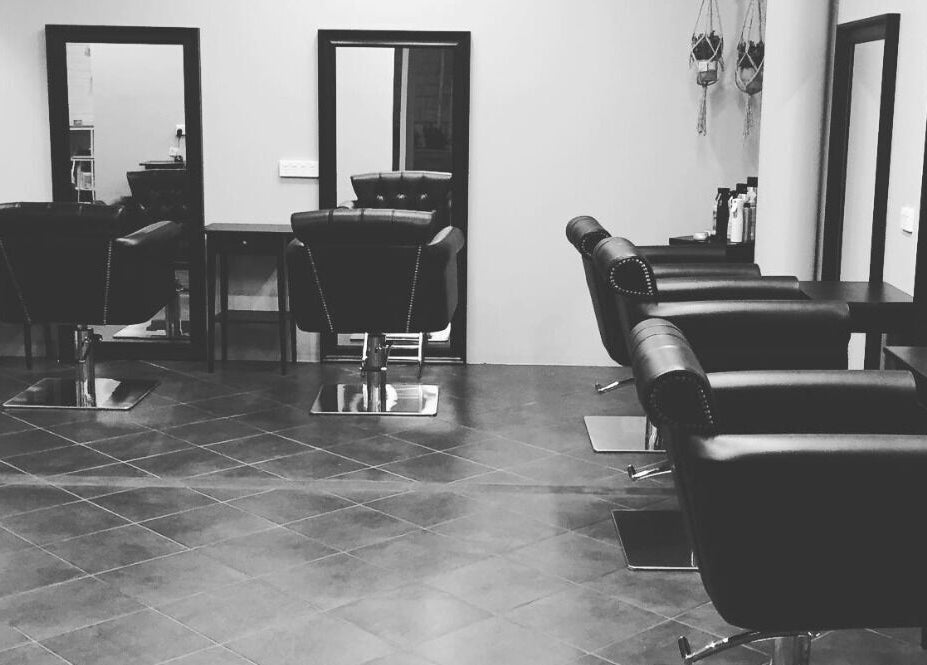 Modern styling chairs and mirrors at Blue Lily Studio, Jurien Bay, Western Australia, AU.