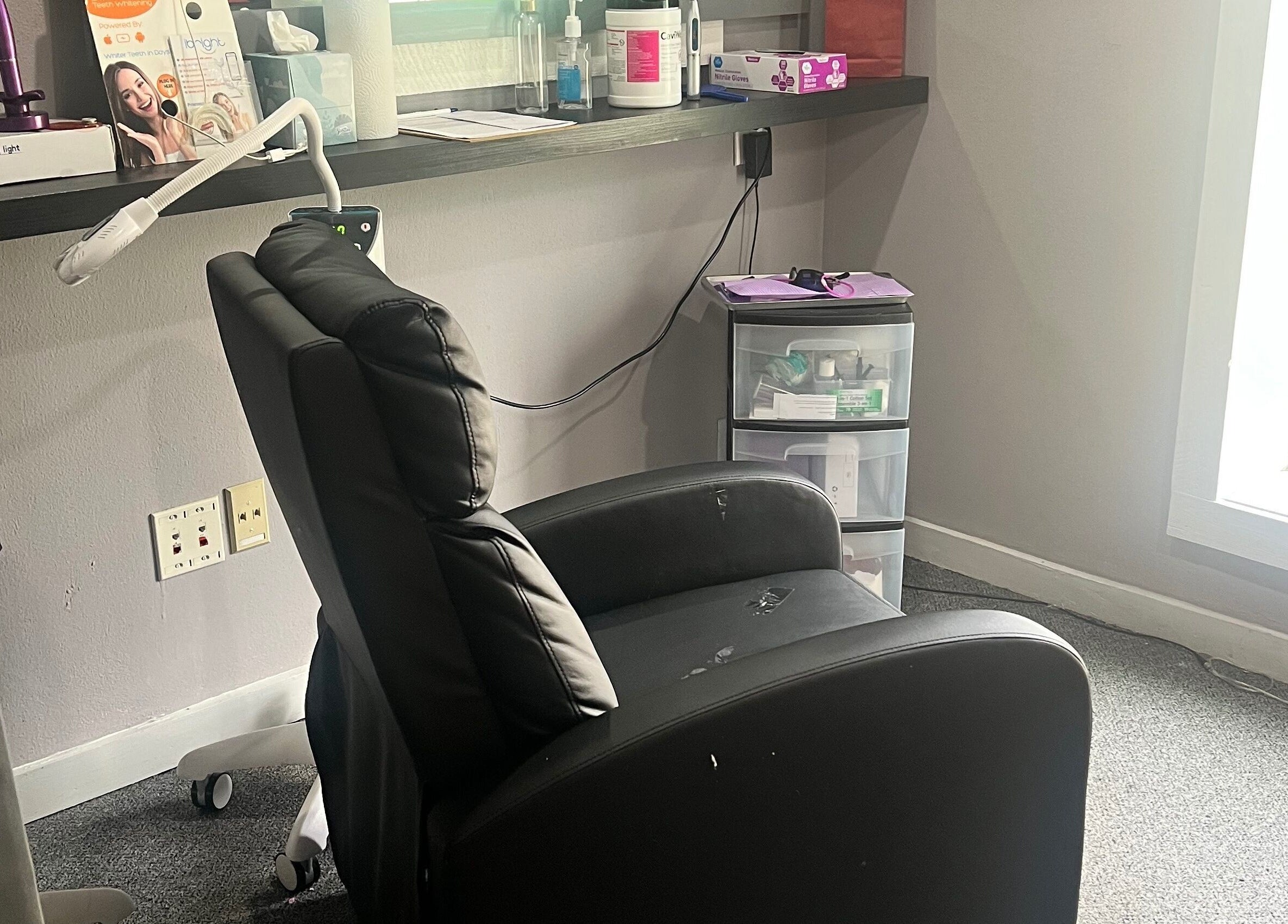 Comfy chair at Advanced Smile Lab Cosmetic Teeth Whitening in Taylor, Michigan, US, ready for a session.