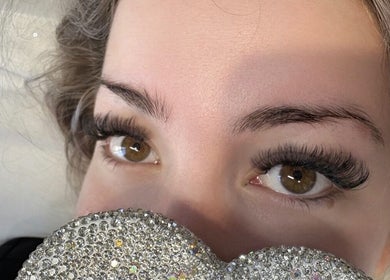 Dazzling eye makeup at Remedy Lashes And Beauty, Balclutha, Otago Region, NZ showcasing elegant eyelash extensions.