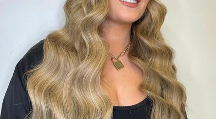 Knightro Hair Extensions image 3